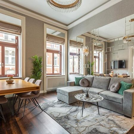 Luxury Apartment With Balcony Next To The New York Cafe Budapest Exteriör bild