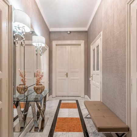 Luxury Apartment With Balcony Next To The New York Cafe Budapest Exteriör bild