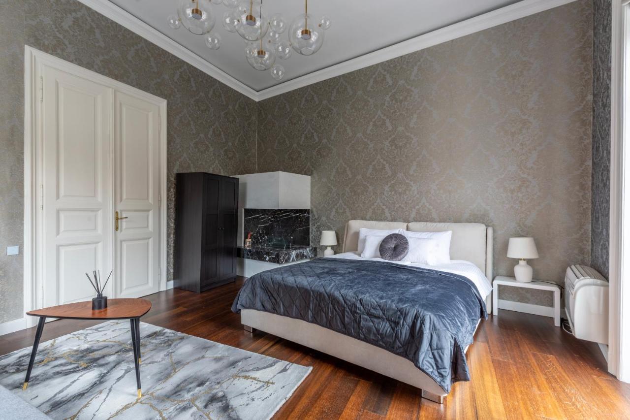 Luxury Apartment With Balcony Next To The New York Cafe Budapest Exteriör bild