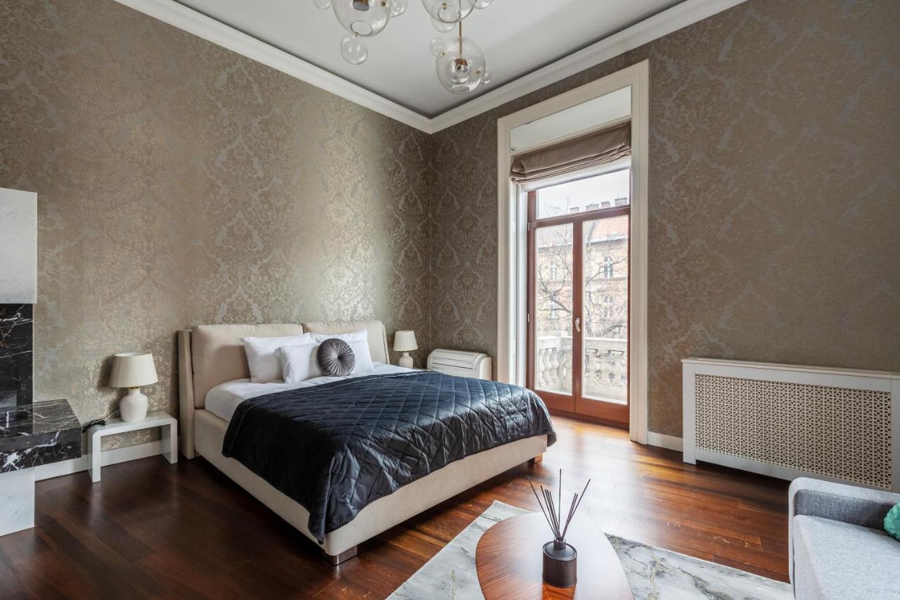 Luxury Apartment With Balcony Next To The New York Cafe Budapest Exteriör bild